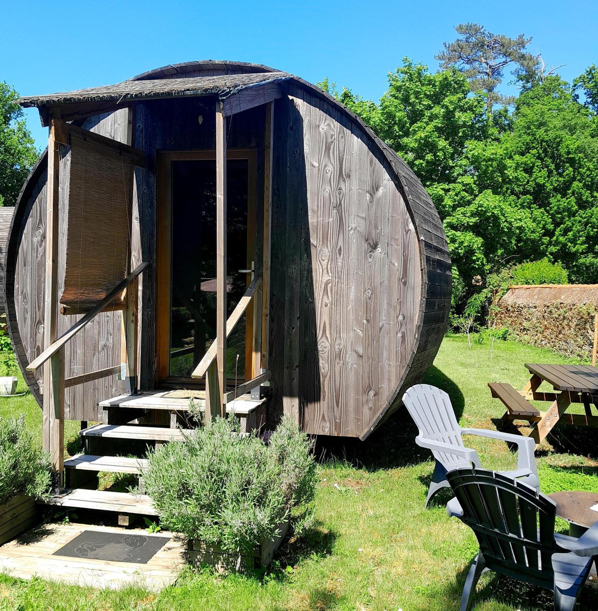 " Village Tonneaux De Tirpoil " Montilliers Exterior foto
